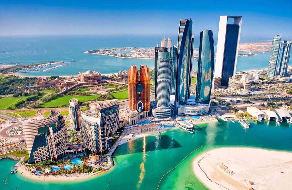 دبي إلى أبو ظبي: أشياء يمكن الاستمتاع بها كسائح